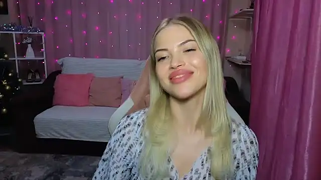 EmmyMills online show from December 5, 10:01 pm