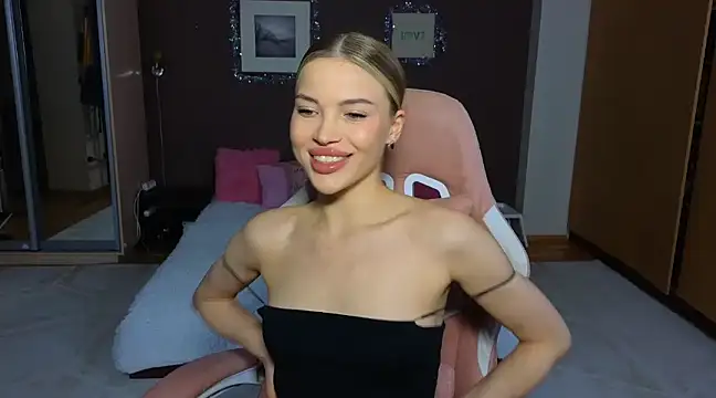 EmmyMills online show from January 4, 4:43 pm