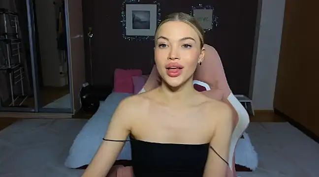 EmmyMills online show from January 4, 8:27 pm