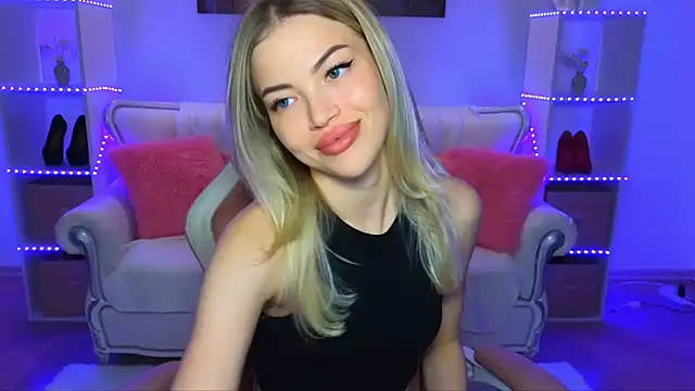 EmmyMills online show from October 23, 9:24 pm