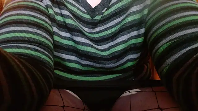 Snapshot of cosmicjones chatting on December 25, 11:11 am cosmicjones online show from December 25, 11:11 am