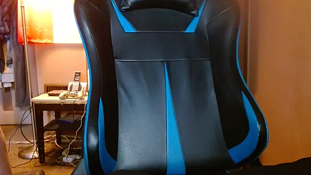 Snapshot of cosmicjones chatting on December 25, 2:13 pm cosmicjones online show from December 25, 2:13 pm