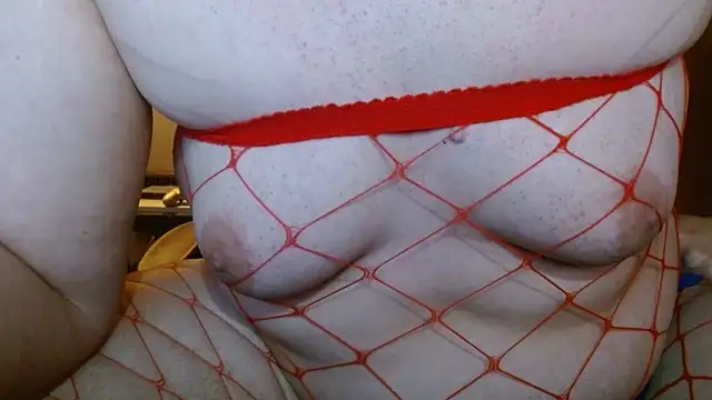 Snapshot of cosmicjones chatting on December 31, 2:47 pm cosmicjones online show from December 31, 2:47 pm