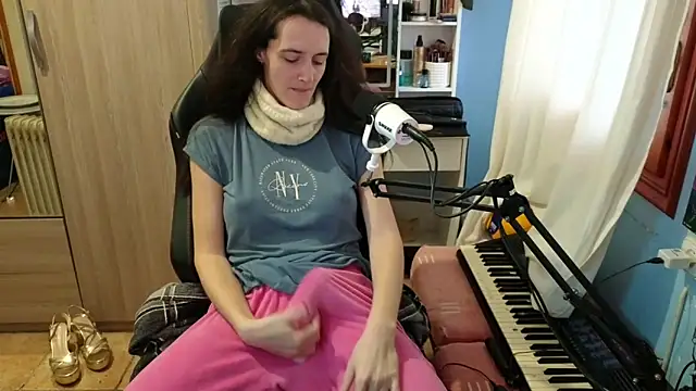 MemiKouki online show from December 21, 4:03 pm