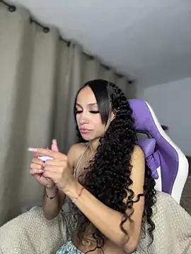 Snapshot of Miaa_love6969 chatting on February 7, 12:14 am Miaa love6969 online show from February 7, 12:14 am
