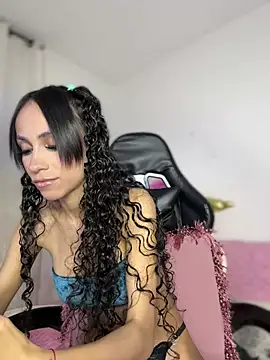 Snapshot of Miaa_love6969 chatting on February 27, 12:21 am Miaa love6969 online show from February 27, 12:21 am
