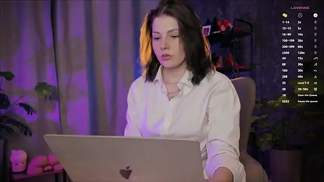 AnnaTrueno online show from July 18, 6:01 pm