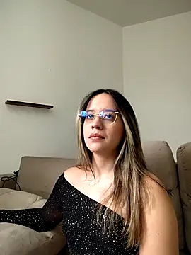 Snapshot of Dani_javi chatting on June 13, 7:23 pm Dani javi online show from June 13, 7:23 pm