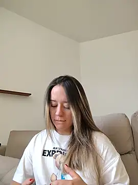 Snapshot of Dani_javi chatting on June 24, 5:34 pm Dani javi online show from June 24, 5:34 pm