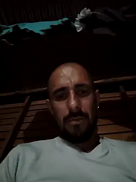 Snapshot of fire_menxxx001 chatting on May 1, 6:18 am fire menxxx001 online show from May 1, 6:18 am