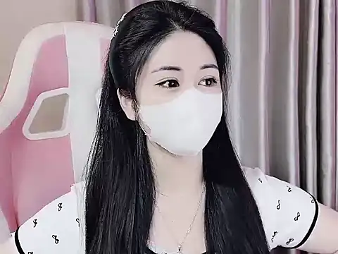 Snapshot of _Lygn__ chatting on February 24, 10:26 am Lygn online show from February 24, 10:26 am