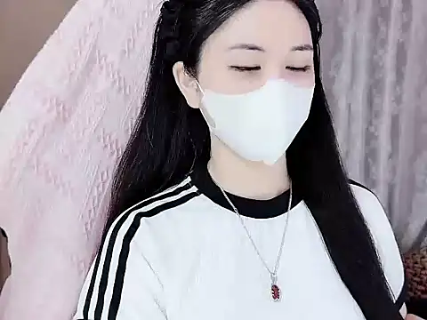 Snapshot of _Lygn__ chatting on October 23, 10:58 am Lygn online show from October 23, 10:58 am