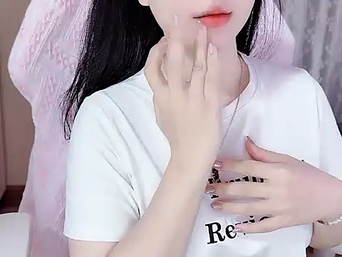 Snapshot of _Lygn__ chatting on October 25, 10:01 am Lygn online show from October 25, 10:01 am