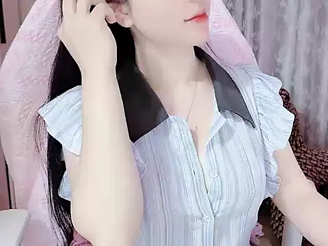 Snapshot of _Lygn__ chatting on November 12, 10:15 am Lygn online show from November 12, 10:15 am