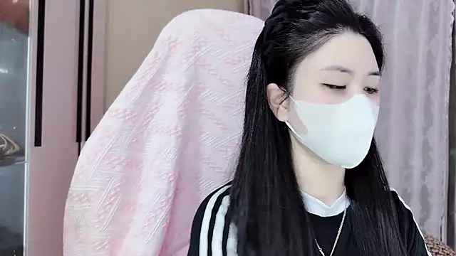 Snapshot of _Lygn__ chatting on November 13, 6:01 am Lygn online show from November 13, 6:01 am