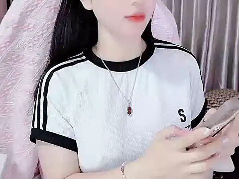 Snapshot of _Lygn__ chatting on November 25, 5:51 am Lygn online show from November 25, 5:51 am