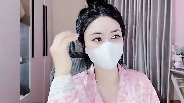 Snapshot of _Lygn__ chatting on November 26, 7:09 am Lygn online show from November 26, 7:09 am