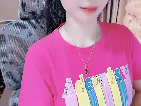 Snapshot of _Lygn__ chatting on December 1, 11:48 am Lygn online show from December 1, 11:48 am