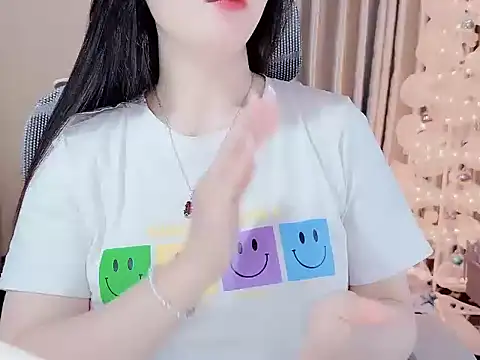 Snapshot of _Lygn__ chatting on December 5, 1:42 pm Lygn online show from December 5, 1:42 pm