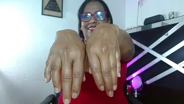 Snapshot of elizabeth_mature23 chatting on May 3, 2:01 pm elizabeth mature23 online show from May 3, 2:01 pm