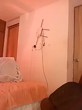 Snapshot of FREYJA- chatting on February 9, 7:52 pm FREYJA- online show from February 9, 7:52 pm