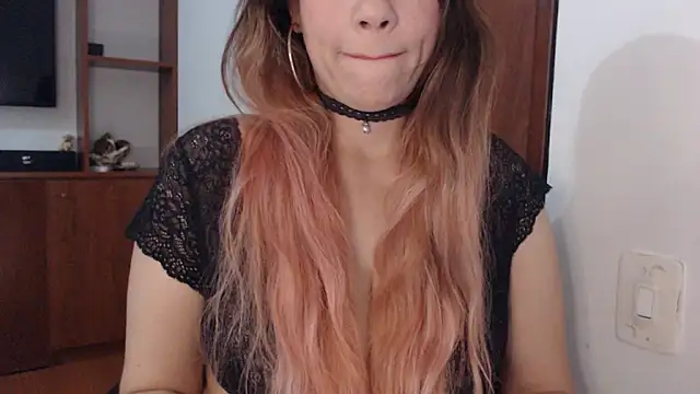 Snapshot of FREYJA- chatting on September 23, 10:51 am FREYJA- online show from September 23, 10:51 am