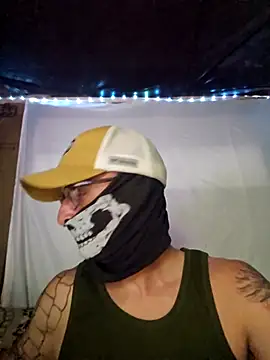 Snapshot of Cadillacninja chatting on October 29, 8:49 am Cadillacninja online show from October 29, 8:49 am