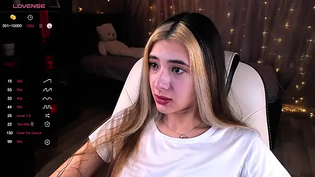 DarlaLike online show from February 3, 4:35 am