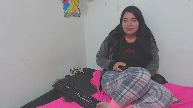 Snapshot of yournaughtyandsexyprinces chatting on December 5, 7:05 am yournaughtyandsexyprinces online show from December 5, 7:05 am