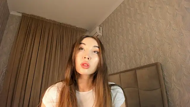 heyheyneko online show from February 19, 1:45 am