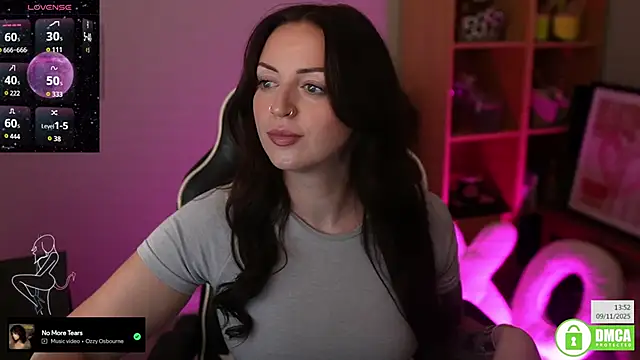 Snapshot of Billiexxox chatting on November 9, 1:53 pm Billiexxox online show from November 9, 1:53 pm