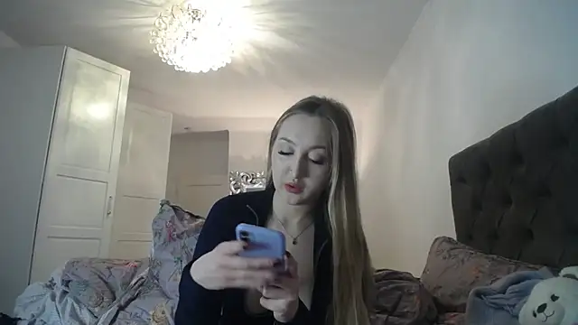 Ninadream2001 online show from March 16, 6:55 pm