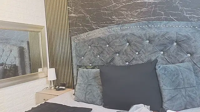 charlotte  G online show from March 23, 11:36 am