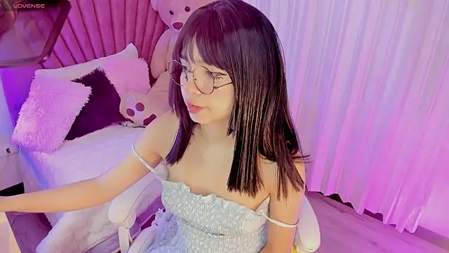 Snapshot of Lovely_celestte chatting on March 8, 1:39 am Lovely celestte online show from March 8, 1:39 am