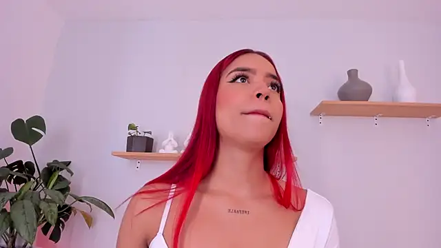 Scarlett Morgan  online show from February 1, 6:40 pm