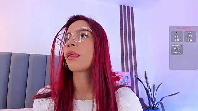 Scarlett Morgan  online show from November 18, 7:51 pm