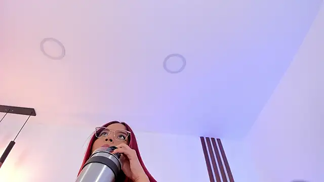 Scarlett Morgan  online show from December 15, 8:02 pm