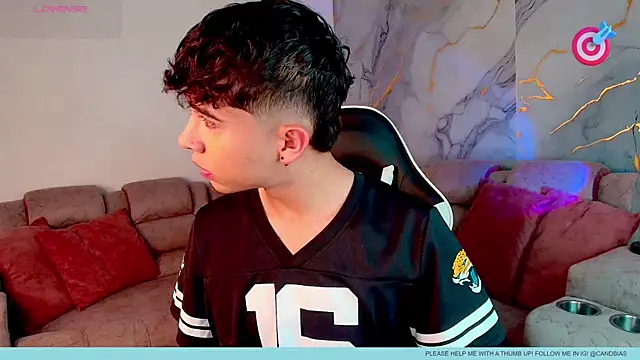 Niico Cruz online show from February 17, 10:05 pm