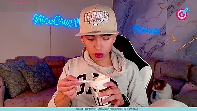 Niico Cruz online show from February 28, 10:33 pm