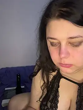 Snapshot of Vikkancs_X chatting on February 19, 7:27 pm Vikkancs X online show from February 19, 7:27 pm