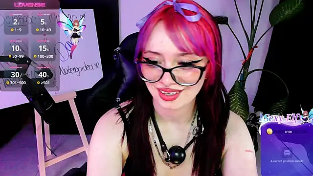 Snapshot of annie_berry chatting on January 5, 1:35 am annie berry online show from January 5, 1:35 am