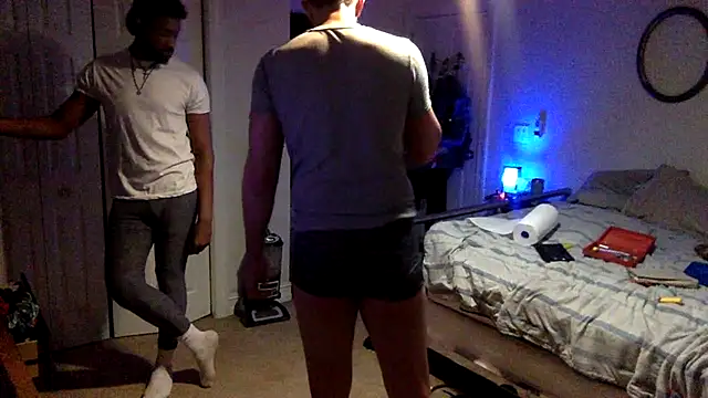 TheOnlyTwinTowers online show from February 17, 7:47 am