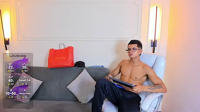 Paradise boy s online show from January 10, 7:37 pm