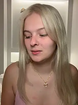 Snapshot of Allylove03 chatting on April 29, 4:16 am Allylove03 online show from April 29, 4:16 am