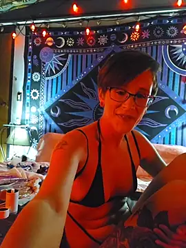 nephilaaranea online show from March 31, 5:02 pm