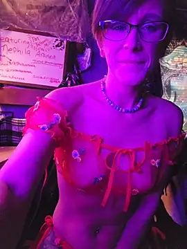 nephilaaranea online show from April 4, 11:02 pm