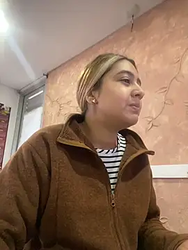 Miabonnett  online show from November 24, 12:16 pm