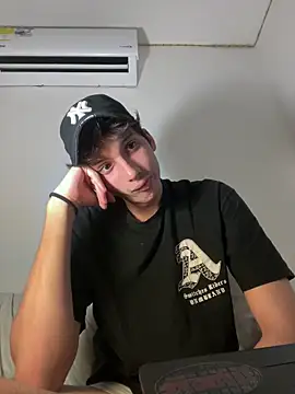 CamiloXx04 online show from February 4, 3:11 am