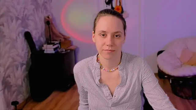 Snapshot of Malinax chatting on March 3, 1:06 pm Malinax online show from March 3, 1:06 pm