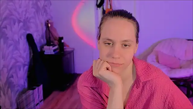 Snapshot of Malinax chatting on March 22, 9:18 pm Malinax online show from March 22, 9:18 pm